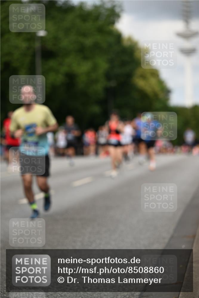 29.06.2025 - hella hamburg halbmarathon Dr. Thomas Lammeyer http://msf.ph/oto/8508860 29.06.2025 10:30:17 Kennedybrücke 1093, 1305, 2278, 3765, 3961, 3963, 4378, 5028, 5564, 6478, 6663, 7069, 8079, 8357, 8881, 9186, 10219, 10845, 10846 meine-sportfotos.de