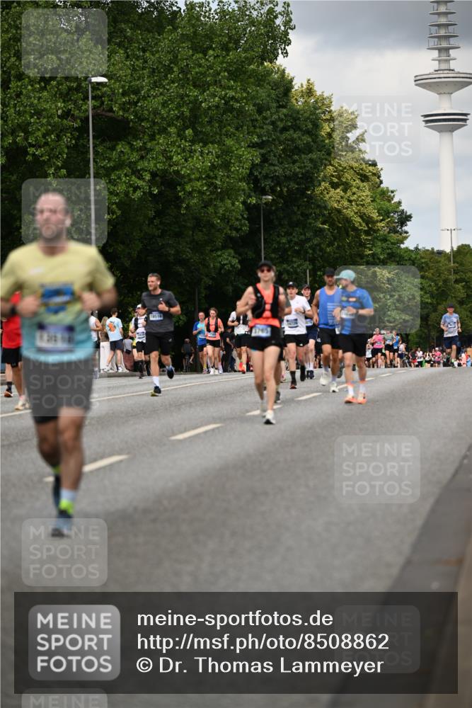 29.06.2025 - hella hamburg halbmarathon Dr. Thomas Lammeyer http://msf.ph/oto/8508862 29.06.2025 10:30:17 Kennedybrücke 1093, 1305, 2278, 3765, 3961, 3963, 4378, 5028, 5564, 6478, 6663, 7069, 8079, 8357, 8881, 9186, 10219, 10845, 10846 meine-sportfotos.de