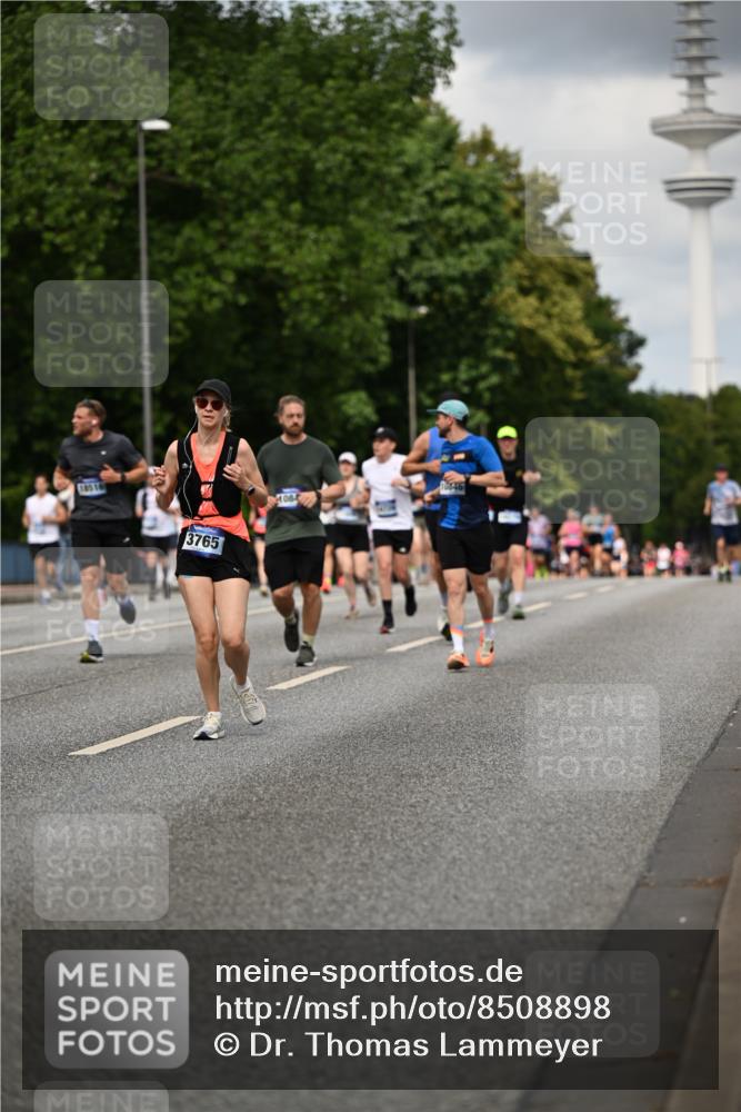 29.06.2025 - hella hamburg halbmarathon Dr. Thomas Lammeyer http://msf.ph/oto/8508898 29.06.2025 10:30:20 Kennedybrücke 1093, 1305, 2278, 3765, 3961, 3963, 4378, 5028, 5497, 5564, 6478, 6663, 7069, 8079, 8881, 9186, 9573, 10219, 10845, 10846 meine-sportfotos.de