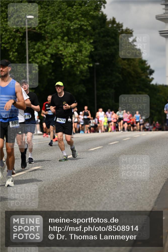 29.06.2025 - hella hamburg halbmarathon Dr. Thomas Lammeyer http://msf.ph/oto/8508914 29.06.2025 10:30:26 Kennedybrücke 1479, 3765, 4378, 5028, 5497, 5564, 6478, 6663, 7069, 8079, 8881, 9186, 9573, 10219, 10465, 10845, 10846, 11139 meine-sportfotos.de