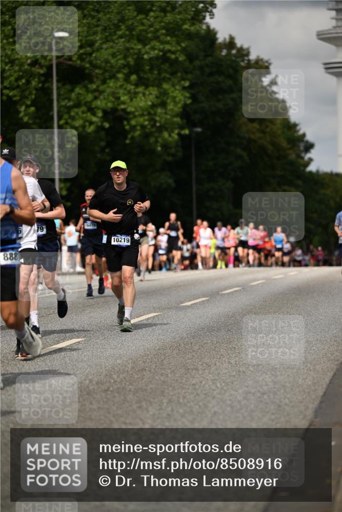 29.06.2025 - hella hamburg halbmarathon Dr. Thomas Lammeyer http://msf.ph/oto/8508916 29.06.2025 10:30:26 Kennedybrücke 1479, 3765, 4378, 5028, 5497, 5564, 6478, 6663, 7069, 8079, 8881, 9186, 9573, 10219, 10465, 10845, 10846, 11139 meine-sportfotos.de