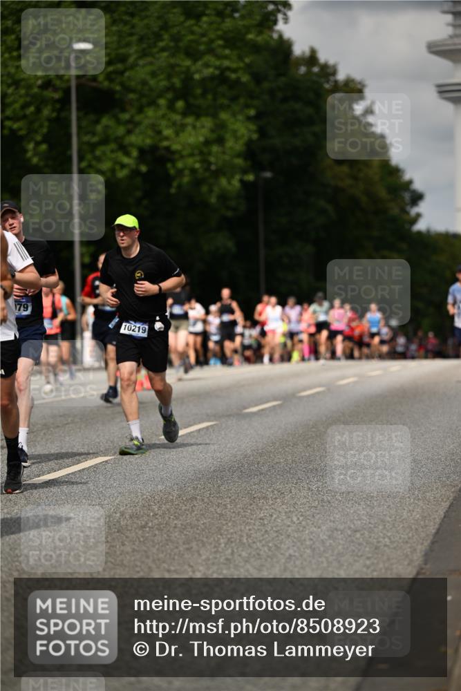 29.06.2025 - hella hamburg halbmarathon Dr. Thomas Lammeyer http://msf.ph/oto/8508923 29.06.2025 10:30:26 Kennedybrücke 1479, 3765, 4378, 5028, 5497, 5564, 6478, 6663, 7069, 8079, 8881, 9186, 9573, 10219, 10465, 10845, 10846, 11139 meine-sportfotos.de