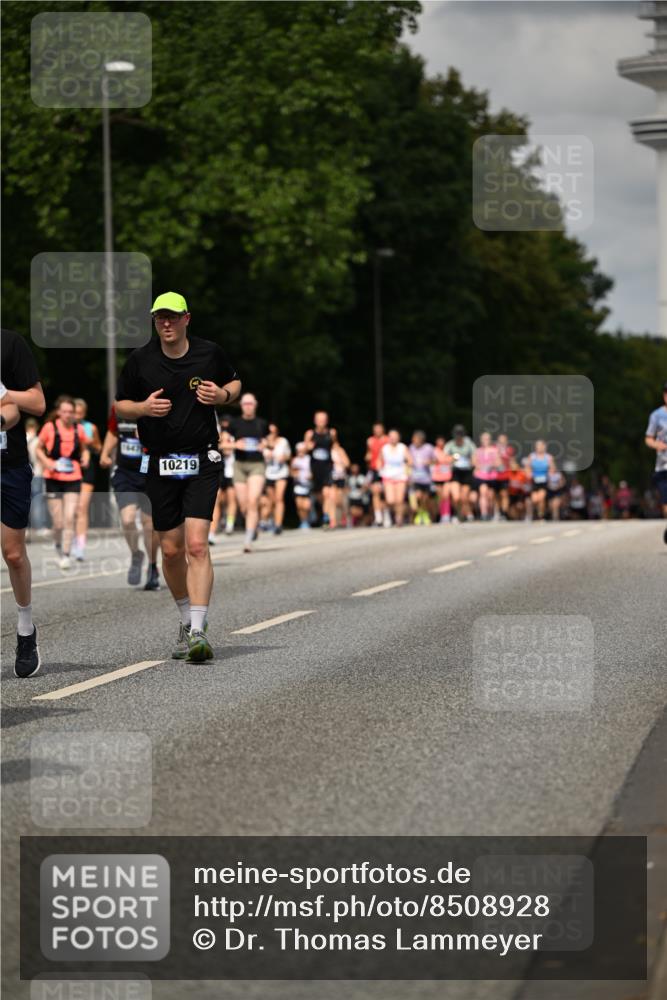 29.06.2025 - hella hamburg halbmarathon Dr. Thomas Lammeyer http://msf.ph/oto/8508928 29.06.2025 10:30:27 Kennedybrücke 1479, 3765, 4378, 5028, 5497, 5564, 6478, 6663, 7069, 8079, 8881, 9186, 9573, 10219, 10465, 10845, 10846, 11139 meine-sportfotos.de