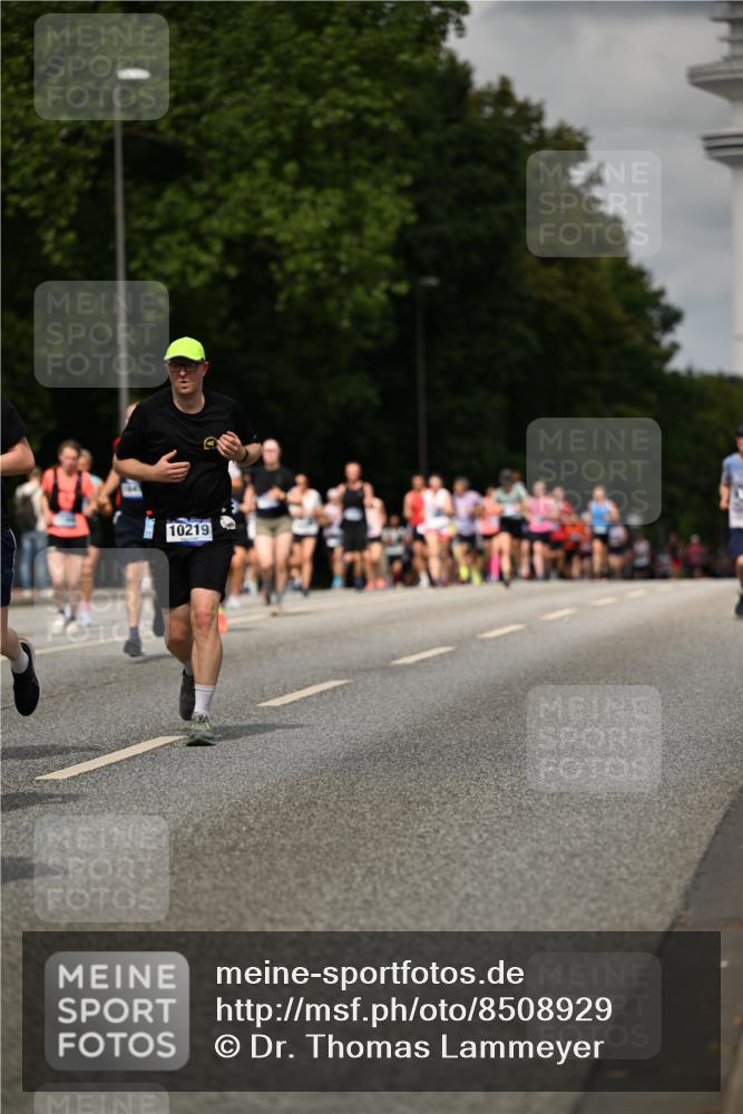 29.06.2025 - hella hamburg halbmarathon Dr. Thomas Lammeyer http://msf.ph/oto/8508929 29.06.2025 10:30:27 Kennedybrücke 1479, 3765, 4378, 5028, 5497, 5564, 6478, 6663, 7069, 8079, 8881, 9186, 9573, 10219, 10465, 10845, 10846, 11139 meine-sportfotos.de