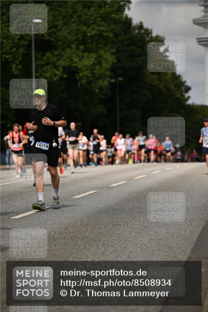 29.06.2025 - hella hamburg halbmarathon Dr. Thomas Lammeyer http://msf.ph/oto/8508934 29.06.2025 10:30:27 Kennedybrücke 1479, 3765, 4378, 5028, 5497, 5564, 6478, 6663, 7069, 8079, 8881, 9186, 9573, 10219, 10465, 10845, 10846, 11139 meine-sportfotos.de
