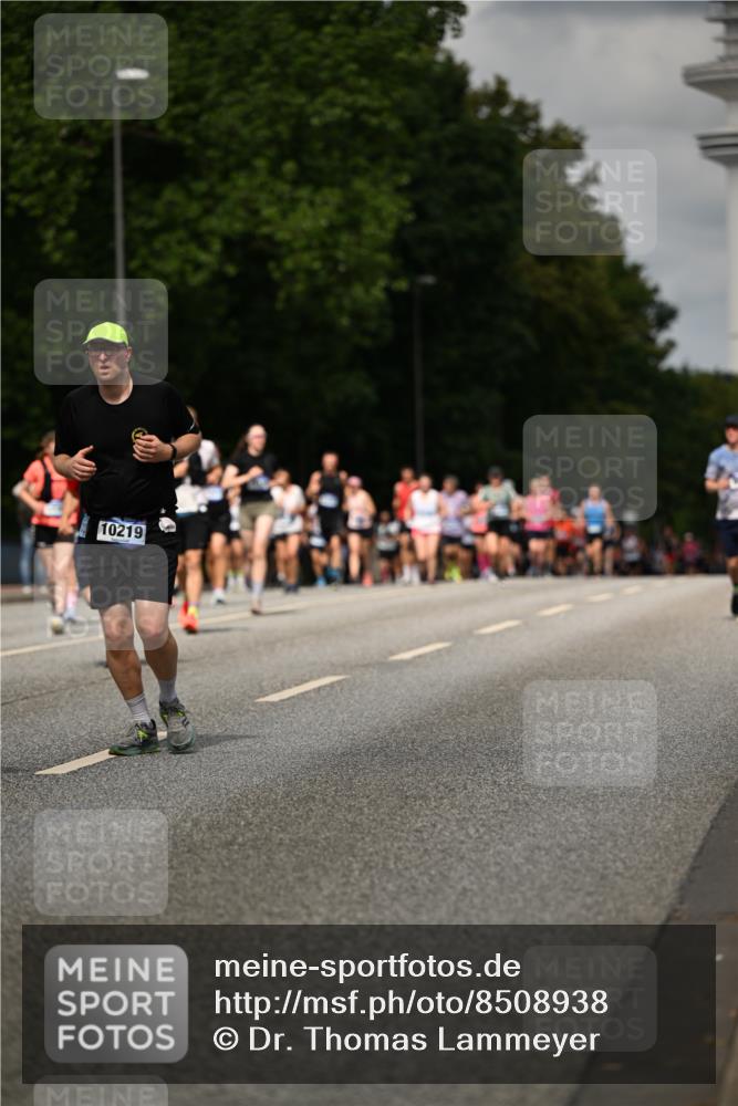 29.06.2025 - hella hamburg halbmarathon Dr. Thomas Lammeyer http://msf.ph/oto/8508938 29.06.2025 10:30:27 Kennedybrücke 1479, 3765, 4378, 5028, 5497, 5564, 6478, 6663, 7069, 8079, 8881, 9186, 9573, 10219, 10465, 10845, 10846, 11139 meine-sportfotos.de