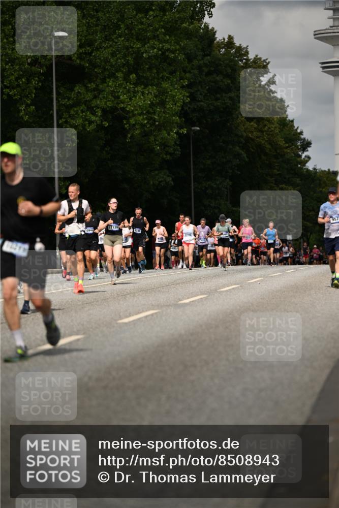 29.06.2025 - hella hamburg halbmarathon Dr. Thomas Lammeyer http://msf.ph/oto/8508943 29.06.2025 10:30:28 Kennedybrücke 1479, 1973, 3765, 4378, 5028, 5497, 5564, 6478, 7069, 8079, 8881, 9186, 9573, 10219, 10465, 10845, 10846, 11139 meine-sportfotos.de