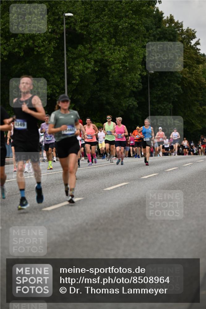 29.06.2025 - hella hamburg halbmarathon Dr. Thomas Lammeyer http://msf.ph/oto/8508964 29.06.2025 10:30:39 Kennedybrücke 1479, 1973, 3617, 4267, 4268, 4315, 4358, 5494, 5497, 5564, 6159, 6478, 6637, 7069, 8079, 8281, 8881, 8942, 9573, 10219, 10465, 10845, 10846, 11110, 11139 meine-sportfotos.de