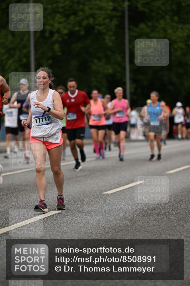 29.06.2025 - hella hamburg halbmarathon Dr. Thomas Lammeyer http://msf.ph/oto/8508991 29.06.2025 10:30:44 Kennedybrücke 1300, 1479, 1973, 3617, 4267, 4268, 4315, 4358, 5494, 5497, 6159, 6637, 7069, 8281, 8306, 8674, 8942, 9573, 9811, 10104, 10465, 11110, 11139 meine-sportfotos.de