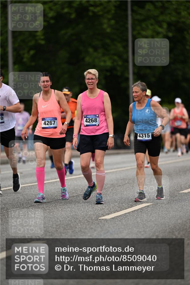 29.06.2025 - hella hamburg halbmarathon Dr. Thomas Lammeyer http://msf.ph/oto/8509040 29.06.2025 10:30:50 Kennedybrücke 1300, 1479, 1973, 2306, 2775, 3617, 4267, 4268, 4315, 4358, 4844, 5494, 6159, 6637, 6905, 8281, 8306, 8674, 8942, 9811, 10104, 10465, 11110, 11139 meine-sportfotos.de