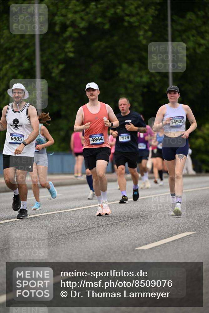 29.06.2025 - hella hamburg halbmarathon Dr. Thomas Lammeyer http://msf.ph/oto/8509076 29.06.2025 10:31:00 Kennedybrücke 1300, 2306, 2775, 3617, 4267, 4268, 4315, 4358, 4844, 5494, 6159, 6625, 6637, 6905, 7929, 8281, 8306, 8674, 8942, 9811, 10077, 10104, 11110, 11256 meine-sportfotos.de