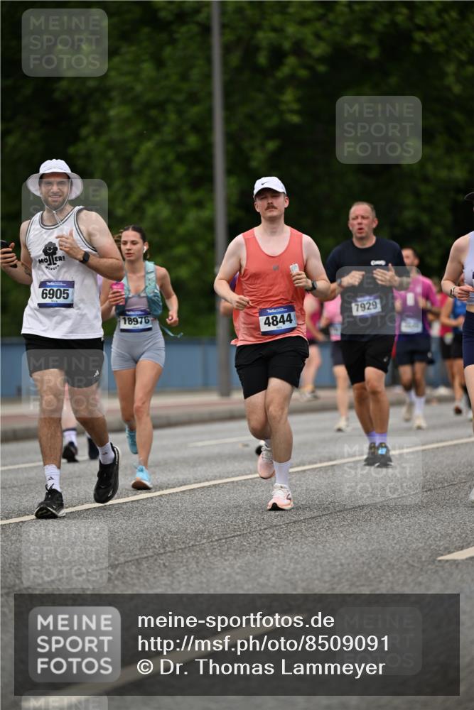 29.06.2025 - hella hamburg halbmarathon Dr. Thomas Lammeyer http://msf.ph/oto/8509091 29.06.2025 10:31:01 Kennedybrücke 1300, 1481, 2306, 2775, 3617, 4267, 4268, 4315, 4358, 4844, 5494, 6159, 6625, 6905, 7929, 8281, 8306, 8674, 8942, 9811, 10077, 10104, 11110, 11256 meine-sportfotos.de