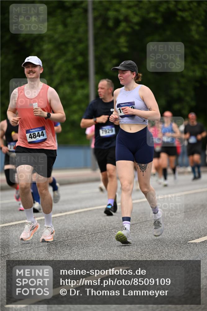 29.06.2025 - hella hamburg halbmarathon Dr. Thomas Lammeyer http://msf.ph/oto/8509109 29.06.2025 10:31:03 Kennedybrücke 1300, 1481, 2306, 2775, 4267, 4268, 4315, 4844, 5494, 6159, 6625, 6905, 7929, 8281, 8306, 8674, 8942, 9811, 10077, 10104, 11110, 11256 meine-sportfotos.de