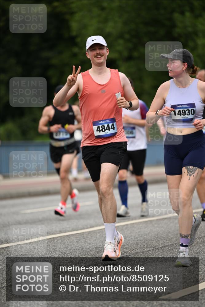 29.06.2025 - hella hamburg halbmarathon Dr. Thomas Lammeyer http://msf.ph/oto/8509125 29.06.2025 10:31:04 Kennedybrücke 1300, 1481, 2306, 2775, 4267, 4268, 4315, 4844, 5494, 6625, 6905, 7929, 8281, 8306, 8674, 8942, 9688, 9811, 10077, 10104, 11110, 11256 meine-sportfotos.de