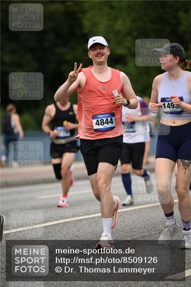 29.06.2025 - hella hamburg halbmarathon Dr. Thomas Lammeyer http://msf.ph/oto/8509126 29.06.2025 10:31:04 Kennedybrücke 1300, 1481, 2306, 2775, 4267, 4268, 4315, 4844, 5494, 6625, 6905, 7929, 8281, 8306, 8674, 8942, 9688, 9811, 10077, 10104, 11110, 11256 meine-sportfotos.de