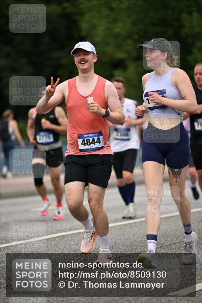 29.06.2025 - hella hamburg halbmarathon Dr. Thomas Lammeyer http://msf.ph/oto/8509130 29.06.2025 10:31:04 Kennedybrücke 1300, 1481, 2306, 2775, 4267, 4268, 4315, 4844, 5494, 6625, 6905, 7929, 8281, 8306, 8674, 8942, 9688, 9811, 10077, 10104, 11110, 11256 meine-sportfotos.de