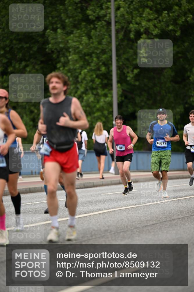 29.06.2025 - hella hamburg halbmarathon Dr. Thomas Lammeyer http://msf.ph/oto/8509132 29.06.2025 10:31:11 Kennedybrücke 1300, 1481, 2306, 2775, 3389, 4844, 6625, 6905, 7929, 8306, 8674, 9688, 10077, 10104, 10158, 11256 meine-sportfotos.de