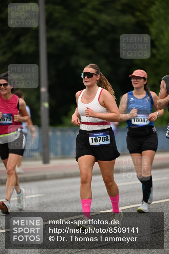 29.06.2025 - hella hamburg halbmarathon Dr. Thomas Lammeyer http://msf.ph/oto/8509141 29.06.2025 10:31:12 Kennedybrücke 1300, 1481, 2306, 2775, 3389, 4844, 6625, 6905, 7929, 8306, 8674, 9688, 10077, 10158, 11256 meine-sportfotos.de