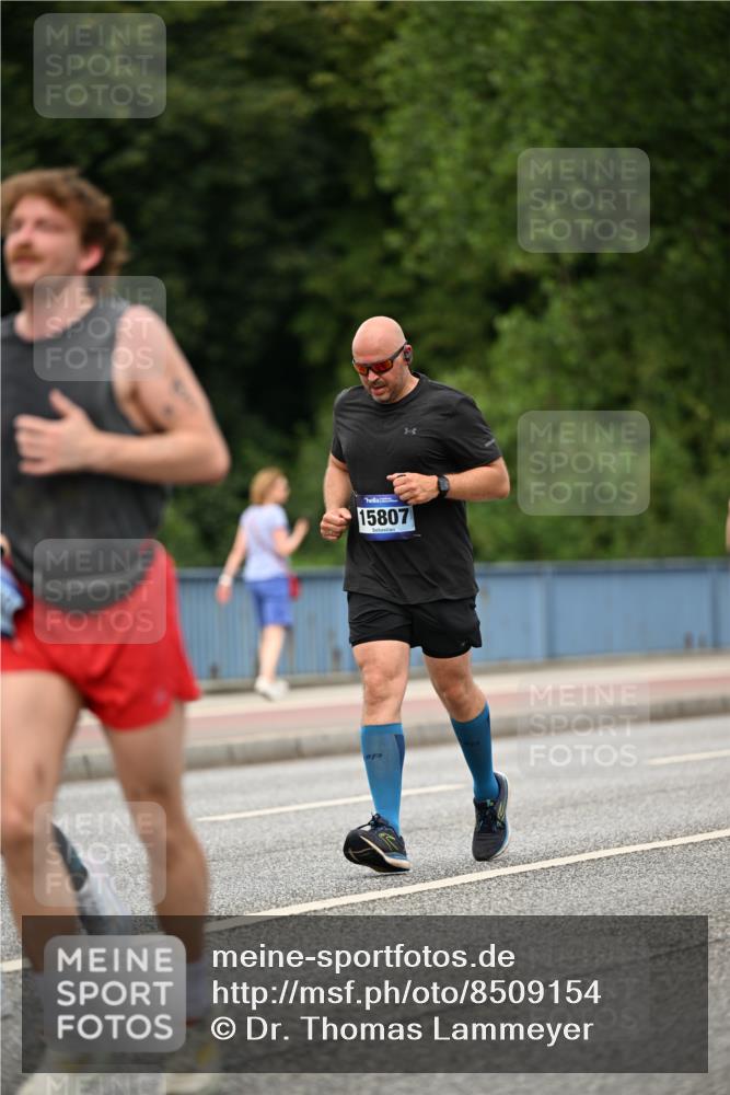 29.06.2025 - hella hamburg halbmarathon Dr. Thomas Lammeyer http://msf.ph/oto/8509154 29.06.2025 10:31:13 Kennedybrücke 1300, 1481, 2306, 2775, 3389, 4844, 6625, 6905, 7929, 8674, 9688, 10077, 10158, 11256 meine-sportfotos.de
