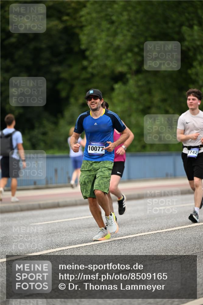 29.06.2025 - hella hamburg halbmarathon Dr. Thomas Lammeyer http://msf.ph/oto/8509165 29.06.2025 10:31:15 Kennedybrücke 1481, 2045, 2306, 2775, 3389, 4844, 6214, 6625, 6905, 7929, 9688, 10077, 10158, 11256 meine-sportfotos.de
