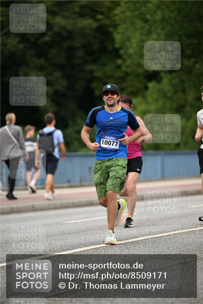 29.06.2025 - hella hamburg halbmarathon Dr. Thomas Lammeyer http://msf.ph/oto/8509171 29.06.2025 10:31:15 Kennedybrücke 1481, 2045, 2306, 2775, 3389, 4844, 6214, 6625, 6905, 7929, 9688, 10077, 10158, 11256 meine-sportfotos.de
