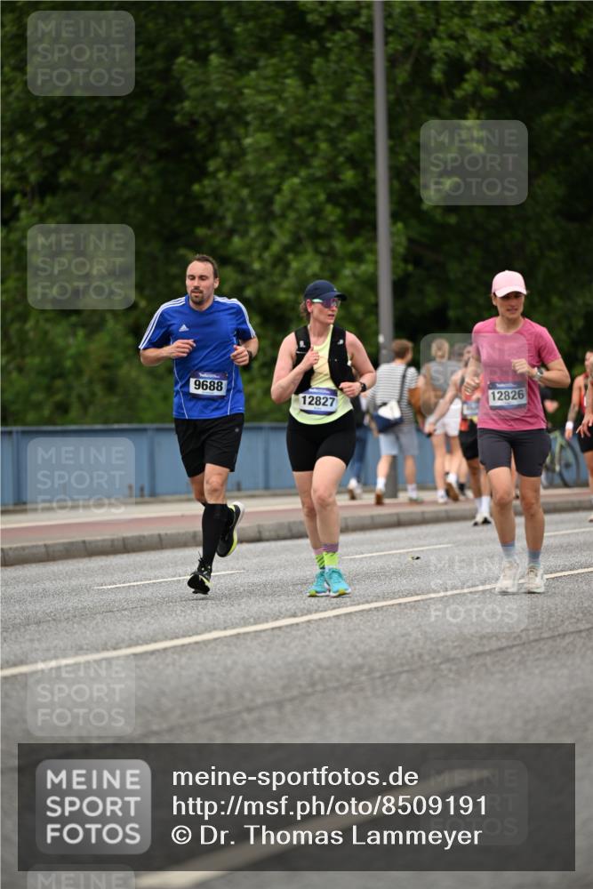 29.06.2025 - hella hamburg halbmarathon Dr. Thomas Lammeyer http://msf.ph/oto/8509191 29.06.2025 10:31:18 Kennedybrücke 1481, 2045, 2306, 2775, 3389, 4507, 4509, 6214, 6625, 6905, 7929, 9688, 10077, 10158, 11256 meine-sportfotos.de