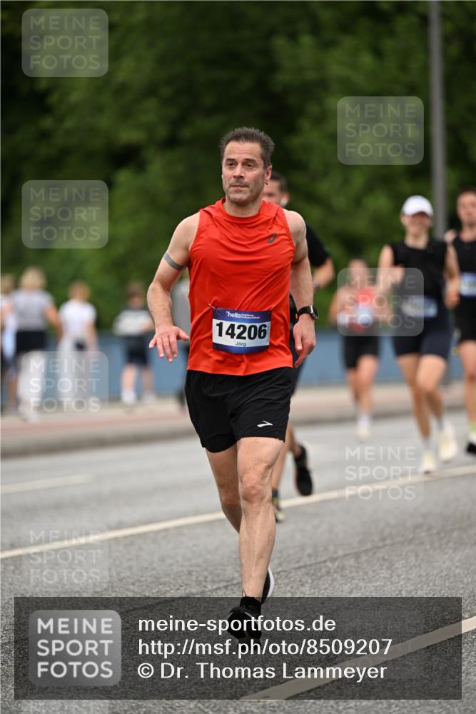 29.06.2025 - hella hamburg halbmarathon Dr. Thomas Lammeyer http://msf.ph/oto/8509207 29.06.2025 10:31:24 Kennedybrücke 1481, 2045, 3389, 4507, 4509, 5177, 6214, 6625, 7314, 9688, 10077, 10158, 10205 meine-sportfotos.de