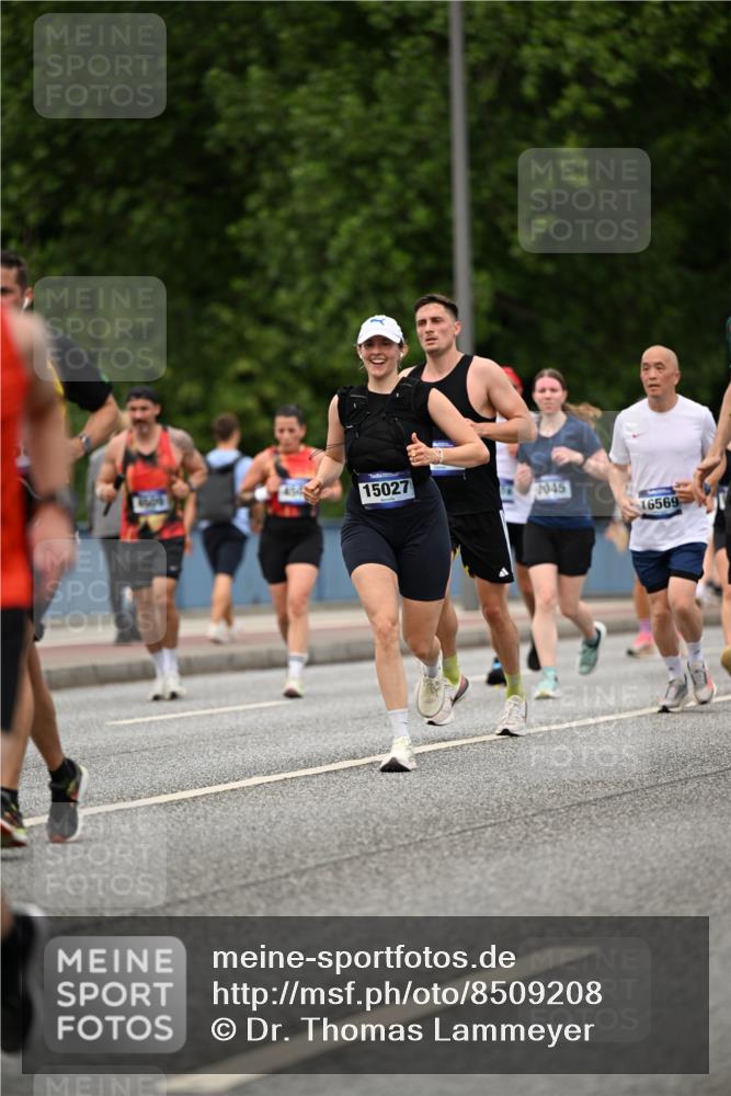 29.06.2025 - hella hamburg halbmarathon Dr. Thomas Lammeyer http://msf.ph/oto/8509208 29.06.2025 10:31:25 Kennedybrücke 1481, 2045, 2643, 3389, 4507, 4509, 5177, 6214, 7314, 9688, 10077, 10158, 10205 meine-sportfotos.de