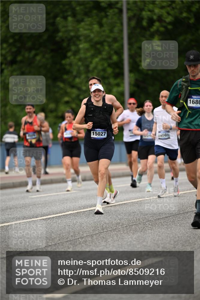 29.06.2025 - hella hamburg halbmarathon Dr. Thomas Lammeyer http://msf.ph/oto/8509216 29.06.2025 10:31:25 Kennedybrücke 1481, 2045, 2643, 3389, 4507, 4509, 5177, 6214, 7314, 9688, 10077, 10158, 10205 meine-sportfotos.de