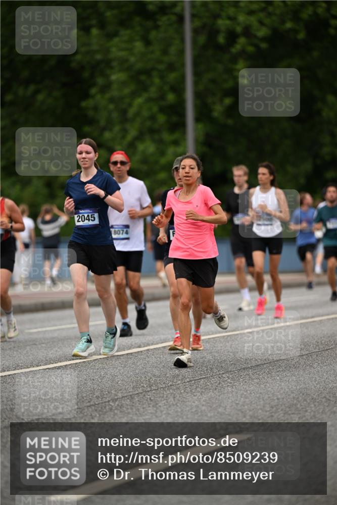29.06.2025 - hella hamburg halbmarathon Dr. Thomas Lammeyer http://msf.ph/oto/8509239 29.06.2025 10:31:28 Kennedybrücke 1481, 2045, 2643, 3389, 4507, 4509, 5177, 5495, 6214, 7314, 7978, 8085, 9688, 10077, 10158, 10205 meine-sportfotos.de
