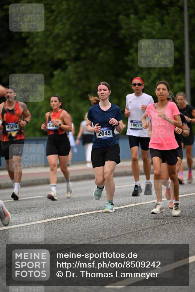 29.06.2025 - hella hamburg halbmarathon Dr. Thomas Lammeyer http://msf.ph/oto/8509242 29.06.2025 10:31:29 Kennedybrücke 1481, 2045, 2643, 3389, 4507, 4509, 5177, 5495, 6214, 7314, 7978, 8085, 8215, 9688, 10077, 10158, 10205 meine-sportfotos.de