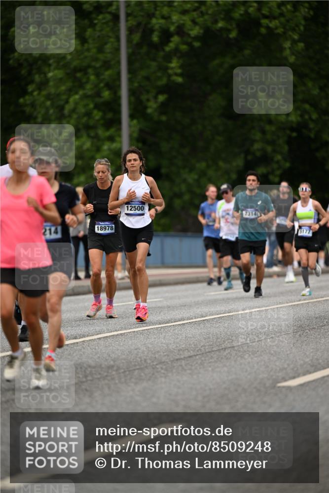 29.06.2025 - hella hamburg halbmarathon Dr. Thomas Lammeyer http://msf.ph/oto/8509248 29.06.2025 10:31:29 Kennedybrücke 1481, 2045, 2643, 3389, 4507, 4509, 5177, 5495, 6214, 7314, 7978, 8085, 8215, 9688, 10077, 10158, 10205 meine-sportfotos.de