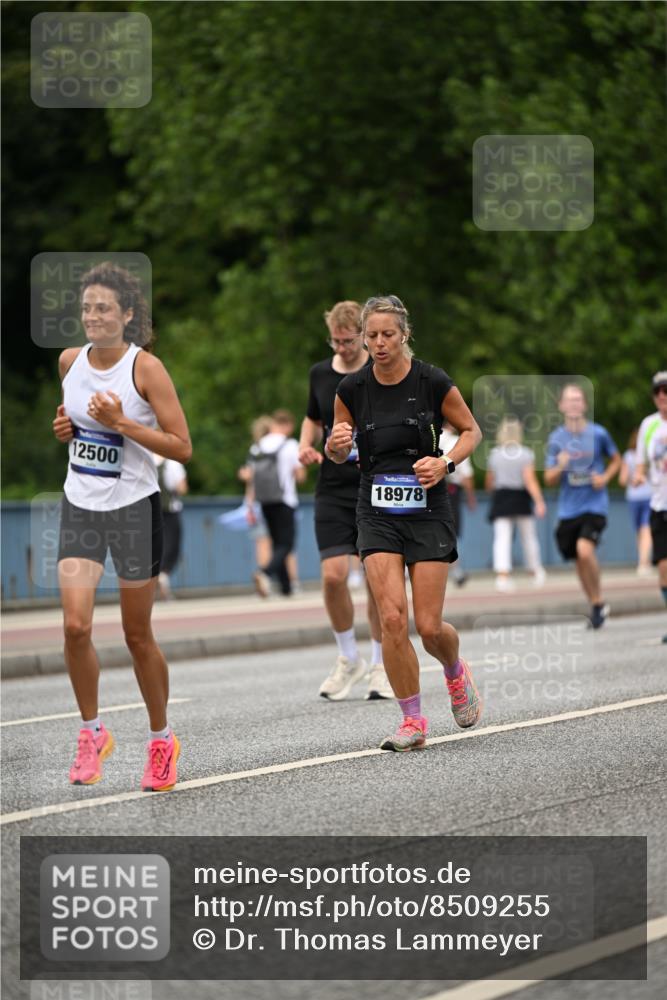 29.06.2025 - hella hamburg halbmarathon Dr. Thomas Lammeyer http://msf.ph/oto/8509255 29.06.2025 10:31:33 Kennedybrücke 2045, 2643, 3389, 4507, 4509, 5177, 5369, 5495, 6214, 7314, 7944, 7978, 8085, 8215, 9688, 10158, 10205 meine-sportfotos.de