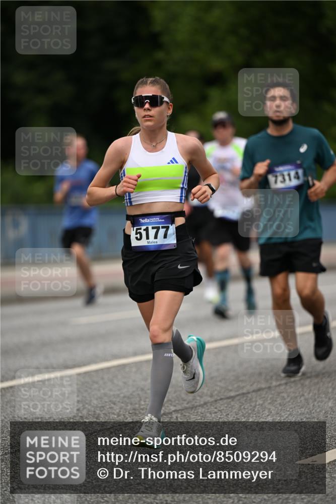 29.06.2025 - hella hamburg halbmarathon Dr. Thomas Lammeyer http://msf.ph/oto/8509294 29.06.2025 10:31:37 Kennedybrücke 2045, 2080, 2643, 3389, 4507, 4509, 5177, 5369, 5495, 5825, 6214, 7314, 7944, 7978, 8085, 8215, 9567, 10158, 10205 meine-sportfotos.de