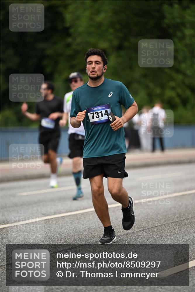 29.06.2025 - hella hamburg halbmarathon Dr. Thomas Lammeyer http://msf.ph/oto/8509297 29.06.2025 10:31:38 Kennedybrücke 2045, 2080, 2643, 3389, 4507, 4509, 5177, 5369, 5495, 5825, 6214, 7314, 7944, 7978, 8085, 8215, 9567, 10158, 10205 meine-sportfotos.de