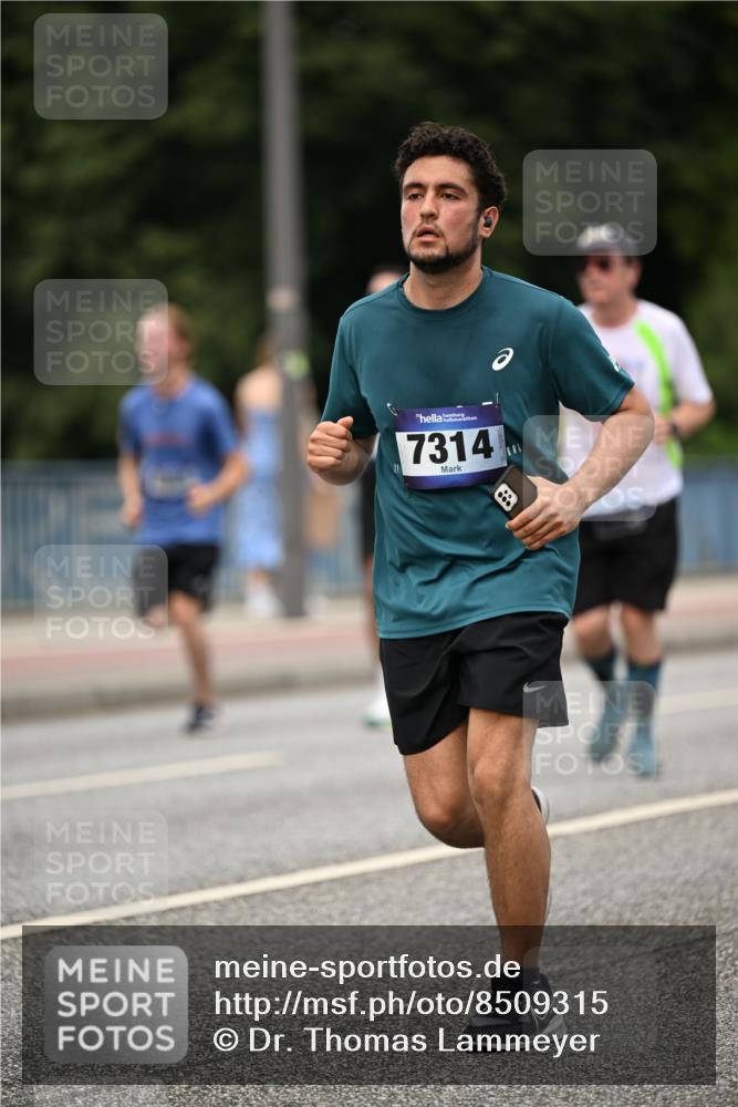 29.06.2025 - hella hamburg halbmarathon Dr. Thomas Lammeyer http://msf.ph/oto/8509315 29.06.2025 10:31:39 Kennedybrücke 2045, 2080, 2643, 3389, 4507, 4509, 5177, 5369, 5495, 5825, 6214, 7314, 7944, 7978, 8085, 8215, 9567, 10205 meine-sportfotos.de