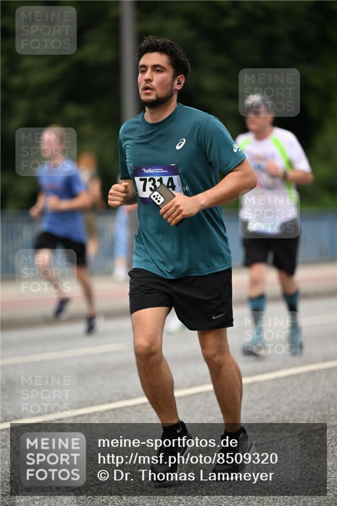 29.06.2025 - hella hamburg halbmarathon Dr. Thomas Lammeyer http://msf.ph/oto/8509320 29.06.2025 10:31:39 Kennedybrücke 2045, 2080, 2643, 3389, 4507, 4509, 5177, 5369, 5495, 5825, 6214, 7314, 7944, 7978, 8085, 8215, 9567, 10205 meine-sportfotos.de
