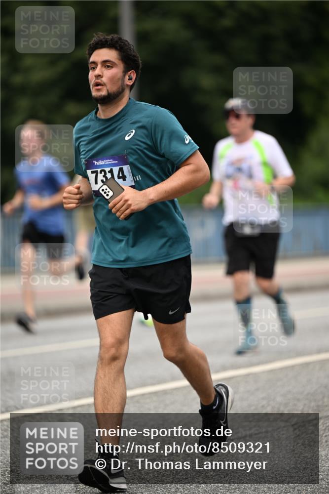 29.06.2025 - hella hamburg halbmarathon Dr. Thomas Lammeyer http://msf.ph/oto/8509321 29.06.2025 10:31:39 Kennedybrücke 2045, 2080, 2643, 3389, 4507, 4509, 5177, 5369, 5495, 5825, 6214, 7314, 7944, 7978, 8085, 8215, 9567, 10205 meine-sportfotos.de