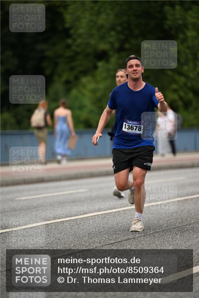 29.06.2025 - hella hamburg halbmarathon Dr. Thomas Lammeyer http://msf.ph/oto/8509364 29.06.2025 10:31:43 Kennedybrücke 1793, 2045, 2080, 2643, 4507, 4509, 5177, 5369, 5495, 5825, 6214, 7234, 7314, 7944, 7978, 8085, 8215, 9567, 10205 meine-sportfotos.de