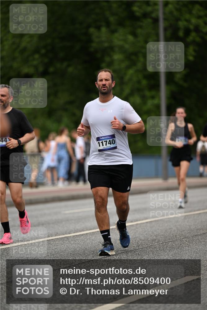 29.06.2025 - hella hamburg halbmarathon Dr. Thomas Lammeyer http://msf.ph/oto/8509400 29.06.2025 10:31:47 Kennedybrücke 1148, 1793, 2080, 2643, 4372, 4507, 4509, 5177, 5369, 5495, 5825, 7234, 7314, 7944, 7978, 8085, 8215, 8327, 9567, 10205 meine-sportfotos.de