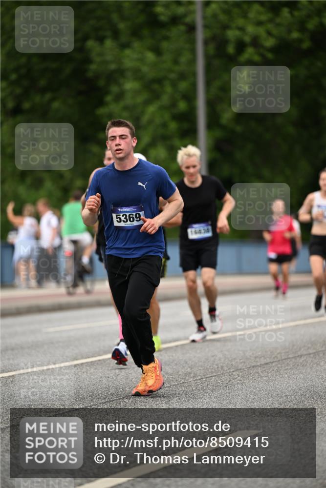 29.06.2025 - hella hamburg halbmarathon Dr. Thomas Lammeyer http://msf.ph/oto/8509415 29.06.2025 10:31:49 Kennedybrücke 1148, 1793, 2080, 2643, 4372, 5177, 5369, 5495, 5825, 7234, 7314, 7944, 7978, 8085, 8215, 8327, 9567, 10205 meine-sportfotos.de
