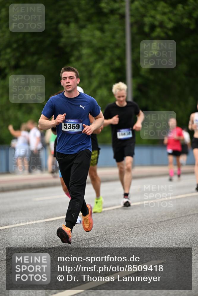 29.06.2025 - hella hamburg halbmarathon Dr. Thomas Lammeyer http://msf.ph/oto/8509418 29.06.2025 10:31:49 Kennedybrücke 1148, 1793, 2080, 2643, 4372, 5177, 5369, 5495, 5825, 7234, 7314, 7944, 7978, 8085, 8215, 8327, 9567, 10205 meine-sportfotos.de