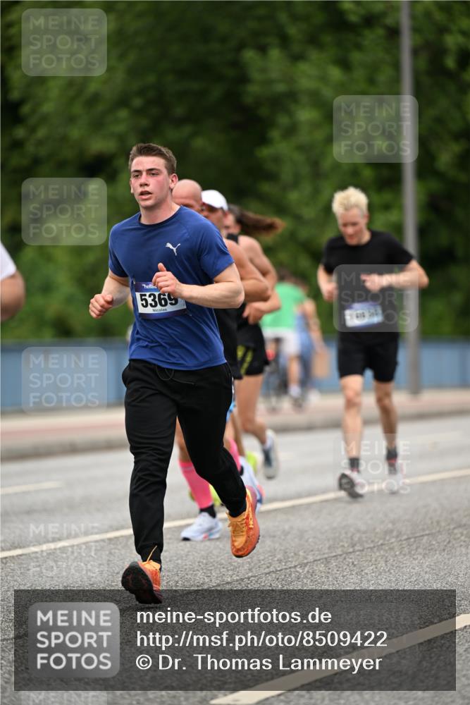 29.06.2025 - hella hamburg halbmarathon Dr. Thomas Lammeyer http://msf.ph/oto/8509422 29.06.2025 10:31:49 Kennedybrücke 1148, 1793, 2080, 2643, 4372, 5177, 5369, 5495, 5825, 7234, 7314, 7944, 7978, 8085, 8215, 8327, 9567, 10205 meine-sportfotos.de