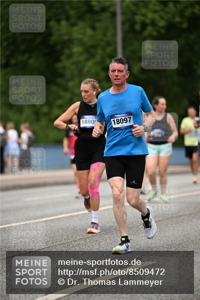 29.06.2025 - hella hamburg halbmarathon Dr. Thomas Lammeyer http://msf.ph/oto/8509472 29.06.2025 10:31:55 Kennedybrücke 1148, 1530, 1793, 2080, 2643, 4372, 5369, 5495, 5825, 5903, 7234, 7944, 7978, 8085, 8215, 8327, 9567 meine-sportfotos.de