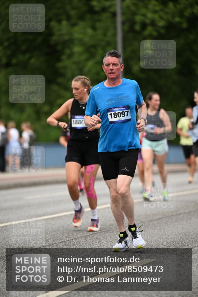 29.06.2025 - hella hamburg halbmarathon Dr. Thomas Lammeyer http://msf.ph/oto/8509473 29.06.2025 10:31:55 Kennedybrücke 1148, 1530, 1793, 2080, 2643, 4372, 5369, 5495, 5825, 5903, 7234, 7944, 7978, 8085, 8215, 8327, 9567 meine-sportfotos.de