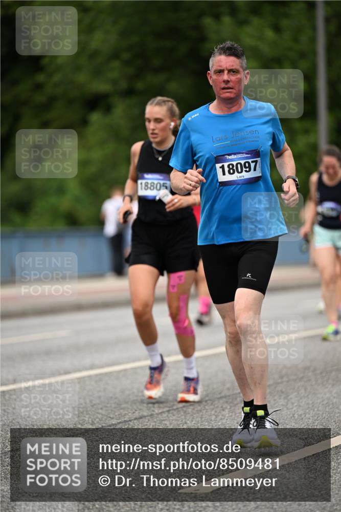 29.06.2025 - hella hamburg halbmarathon Dr. Thomas Lammeyer http://msf.ph/oto/8509481 29.06.2025 10:31:55 Kennedybrücke 1148, 1530, 1793, 2080, 2643, 4372, 5369, 5495, 5825, 5903, 7234, 7944, 7978, 8085, 8215, 8327, 9567 meine-sportfotos.de