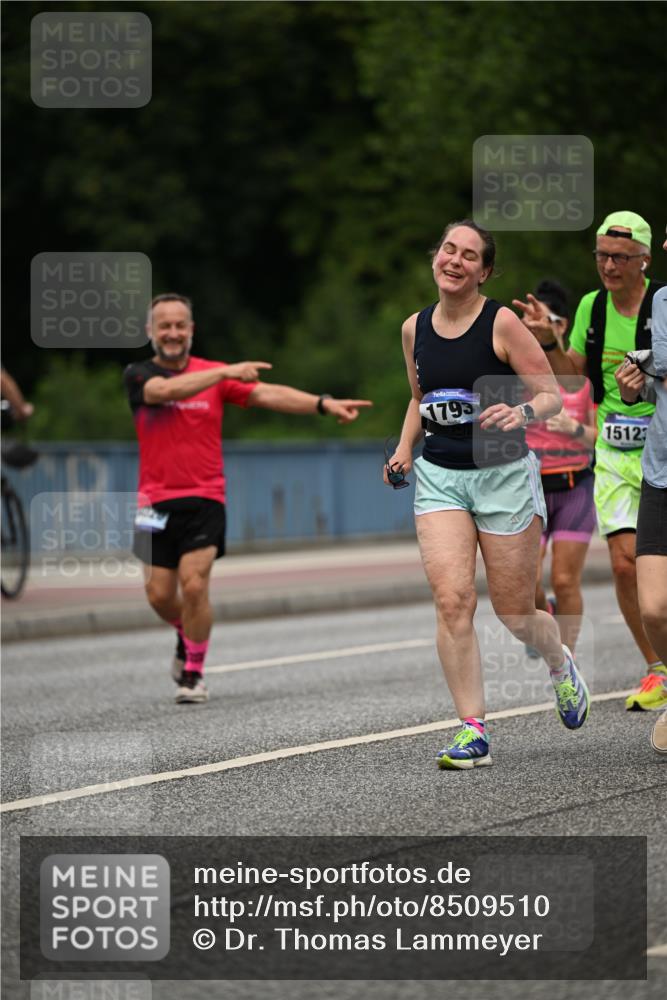 29.06.2025 - hella hamburg halbmarathon Dr. Thomas Lammeyer http://msf.ph/oto/8509510 29.06.2025 10:31:58 Kennedybrücke 1148, 1530, 1793, 2080, 4372, 5369, 5825, 5903, 7234, 7944, 8215, 8327, 9567 meine-sportfotos.de