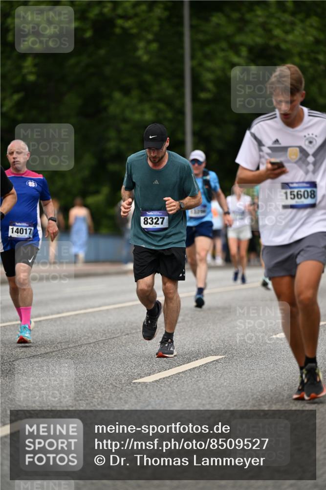 29.06.2025 - hella hamburg halbmarathon Dr. Thomas Lammeyer http://msf.ph/oto/8509527 29.06.2025 10:32:00 Kennedybrücke 1148, 1530, 1793, 2080, 4372, 5369, 5825, 5903, 7234, 7944, 8327, 9567 meine-sportfotos.de