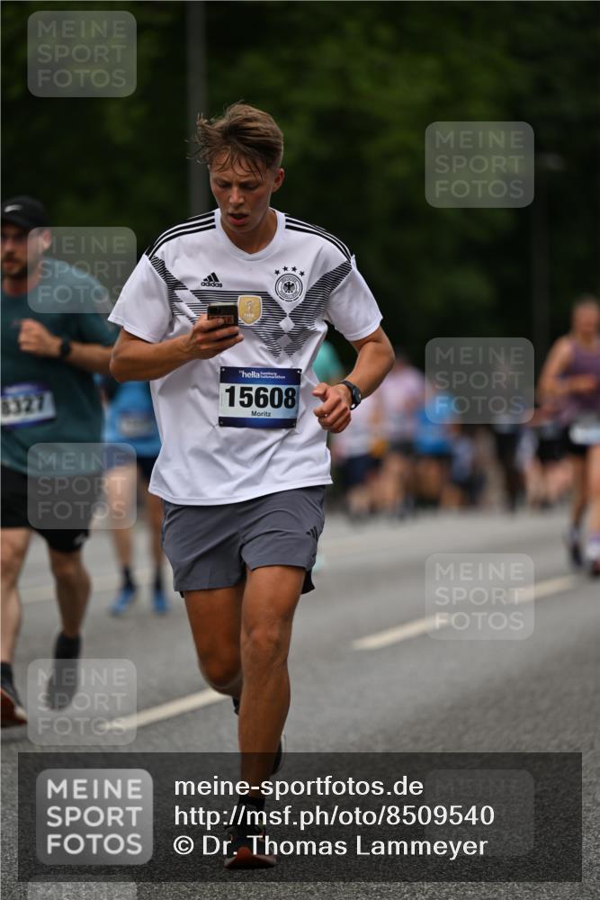 29.06.2025 - hella hamburg halbmarathon Dr. Thomas Lammeyer http://msf.ph/oto/8509540 29.06.2025 10:32:01 Kennedybrücke 1148, 1530, 1793, 2080, 4372, 5369, 5825, 5903, 7234, 7944, 8327, 9567 meine-sportfotos.de