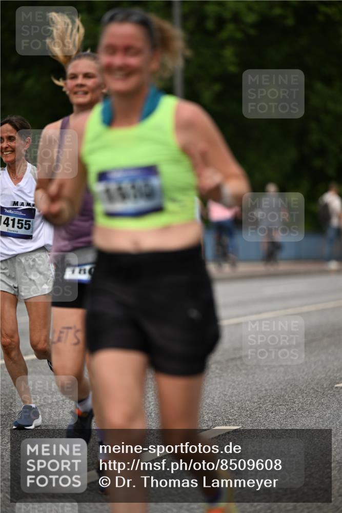 29.06.2025 - hella hamburg halbmarathon Dr. Thomas Lammeyer http://msf.ph/oto/8509608 29.06.2025 10:32:10 Kennedybrücke 1148, 1530, 1793, 4372, 5285, 5707, 5903, 5939, 7234, 7667, 7764, 7980, 8327, 9855 meine-sportfotos.de